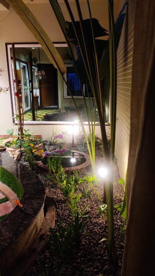 Entire Craftsman House With 2 Bedrooms Kitchen And More Rāipur 外观 照片